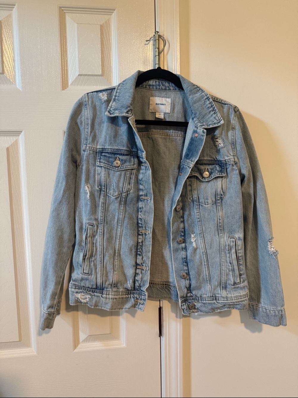 Light Wash Distressed Denim Jacket - Old Navy Medium